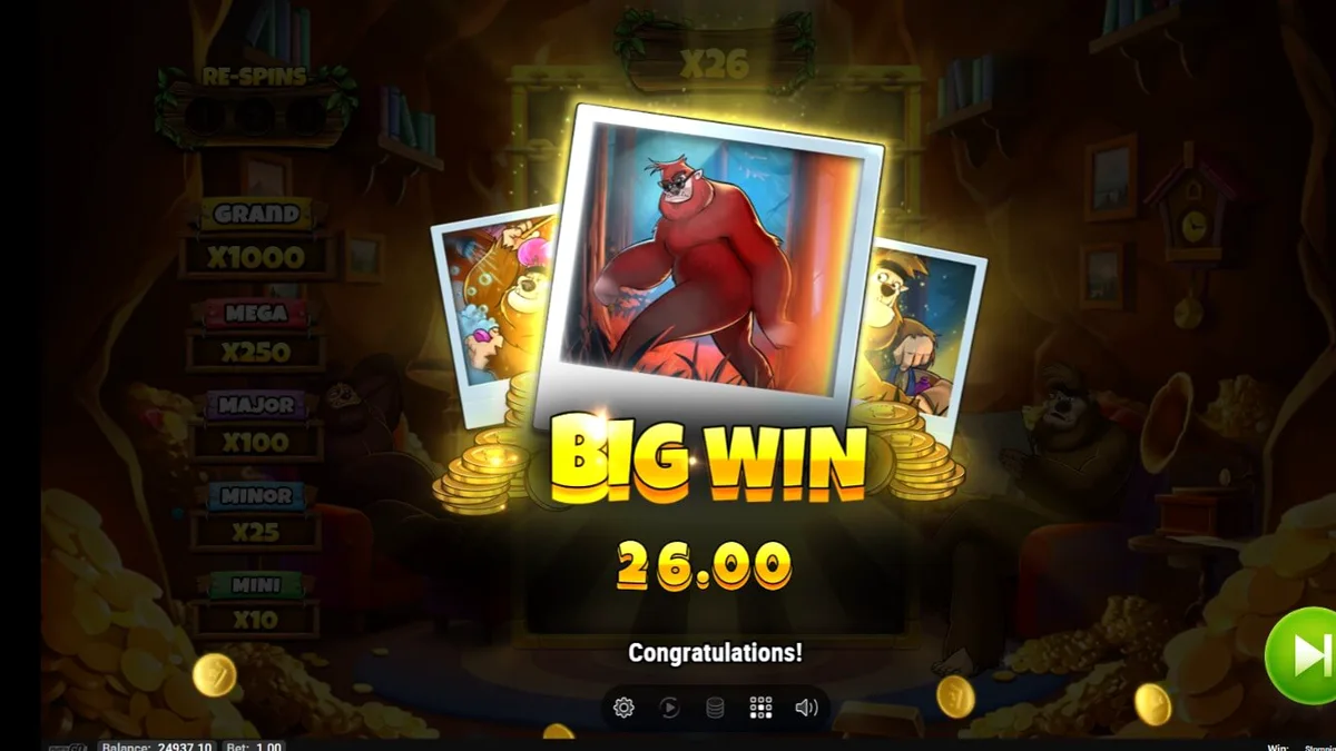 Pemandangan hutan petualangan dalam slot Stompin’ Gold GO Collect dengan karakter Jack Tracker dan yeti.
